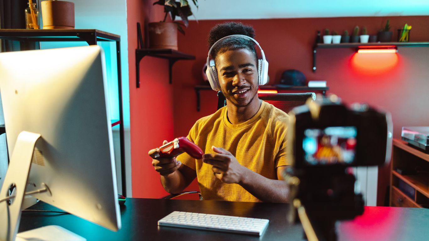 Content Creator produziert digitale Inhalte